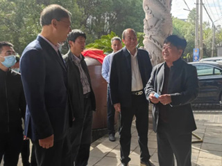 福建省政協(xié)副主席、黨組副書(shū)記張兆民視察調研雙龍戲珠酒業(yè)